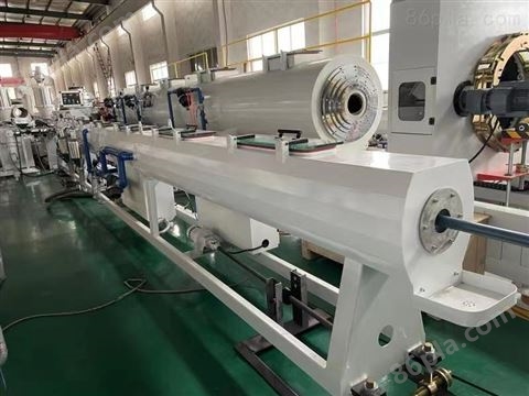 HDPE三层共挤管材设备生产线