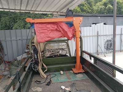 500公斤小型车载吊机